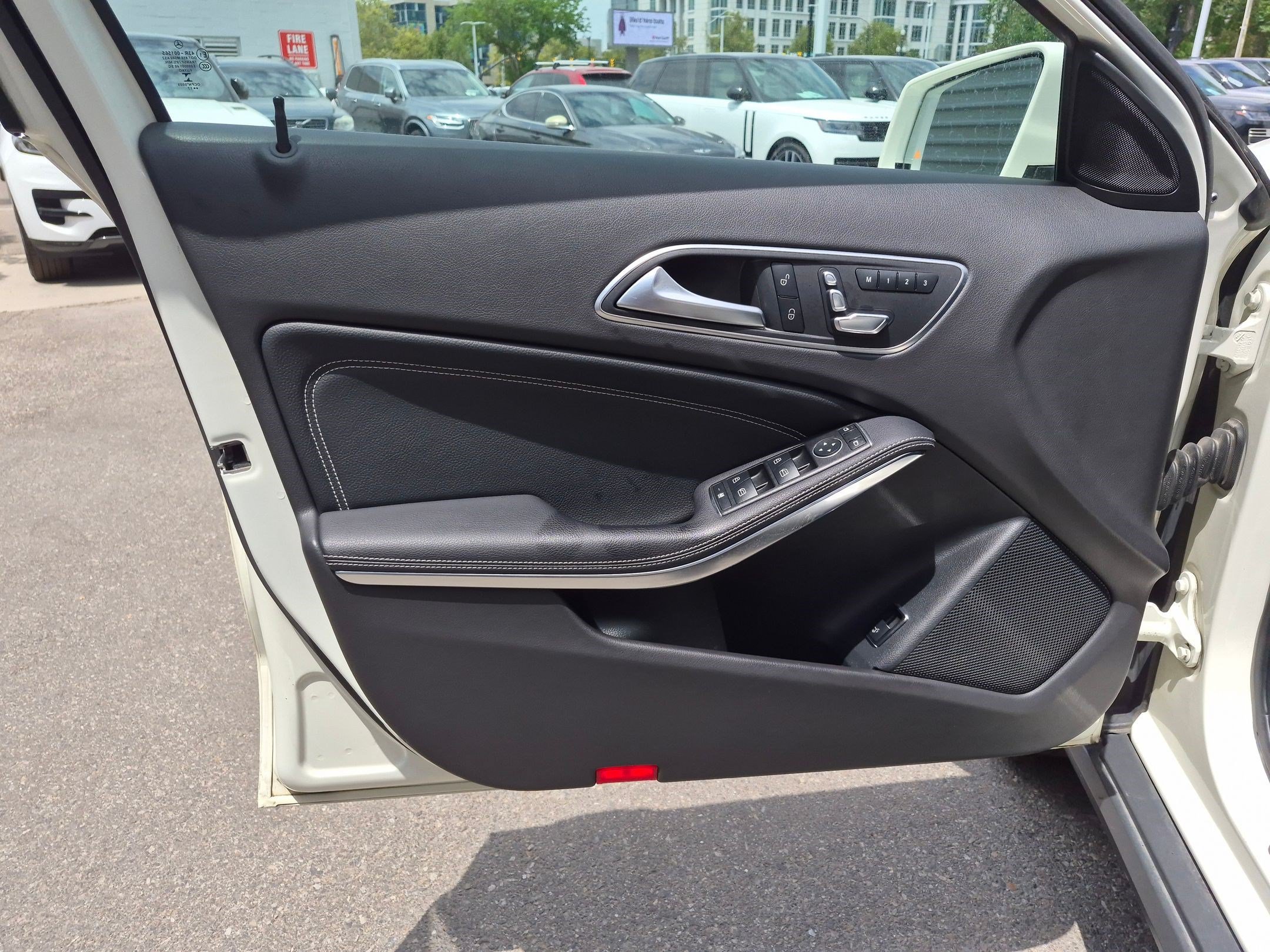 Used 2018 Cirrus White Mercedes-Benz GLA 250 image 12