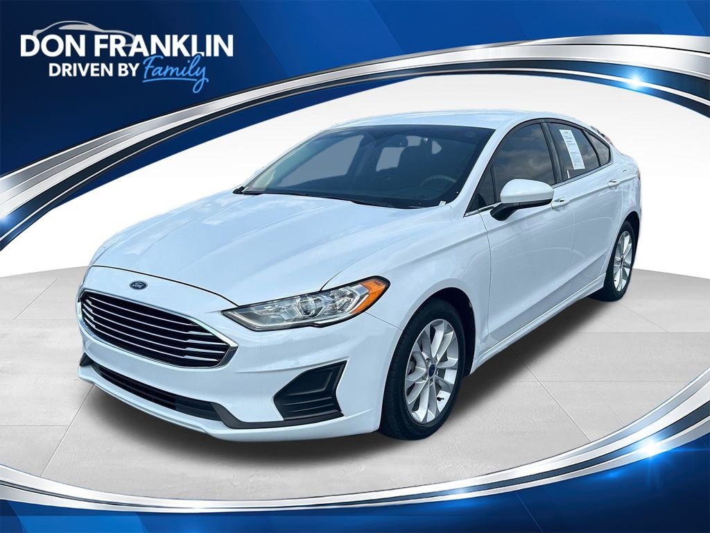 Used 2020 White Ford SE image 1