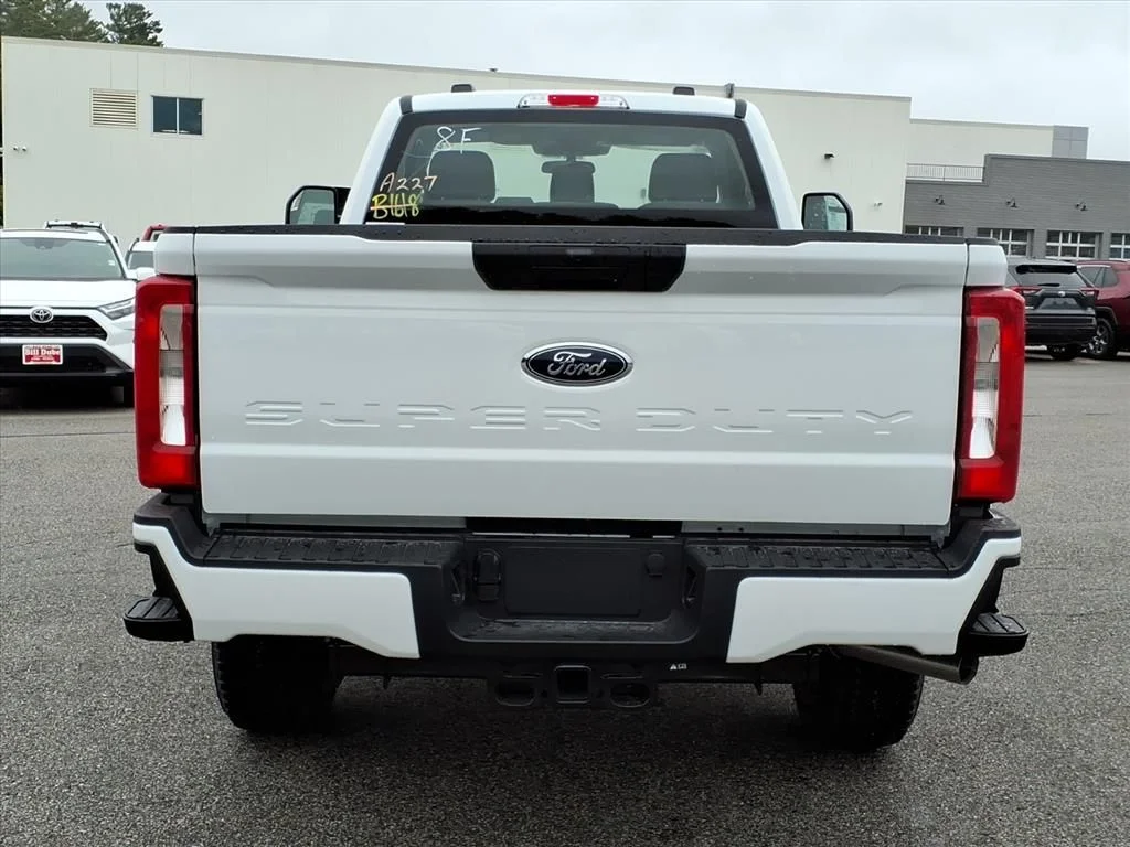 New 2026 Oxford White Ford XL image 19