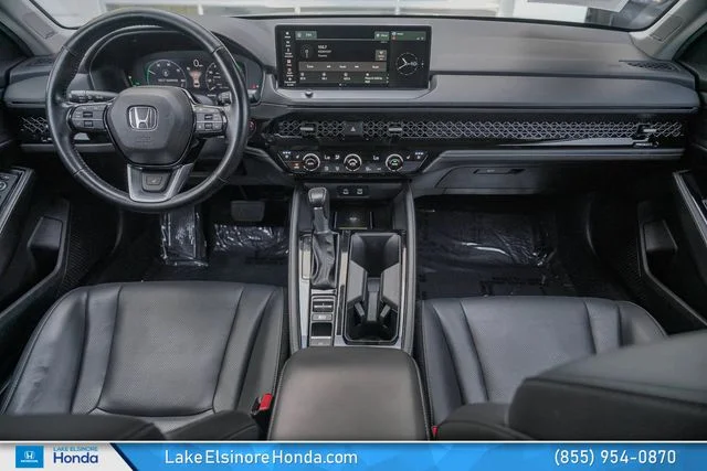 Used 2025 Meteorite Gray Metallic Honda Touring image 19