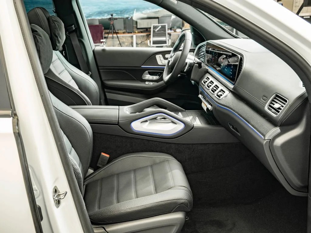 New 2026 Moonlight White Mercedes-Benz GLS 450 image 26