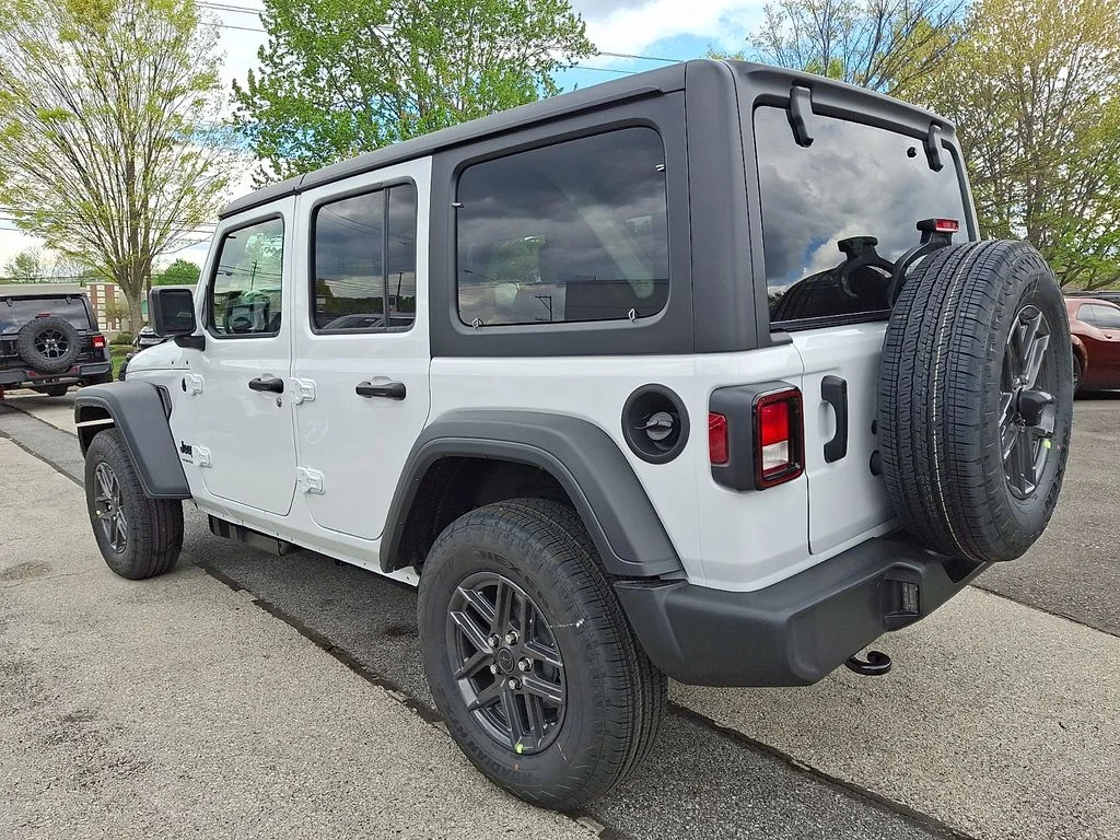 New 2026 Bright White Clear-Coat Exterior Paint Jeep Sport S image 3