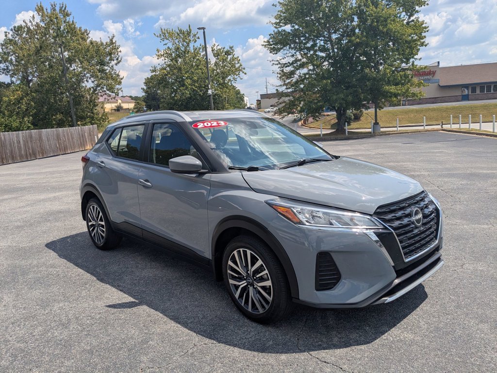 2023 Nissan Kicks SV photo 2