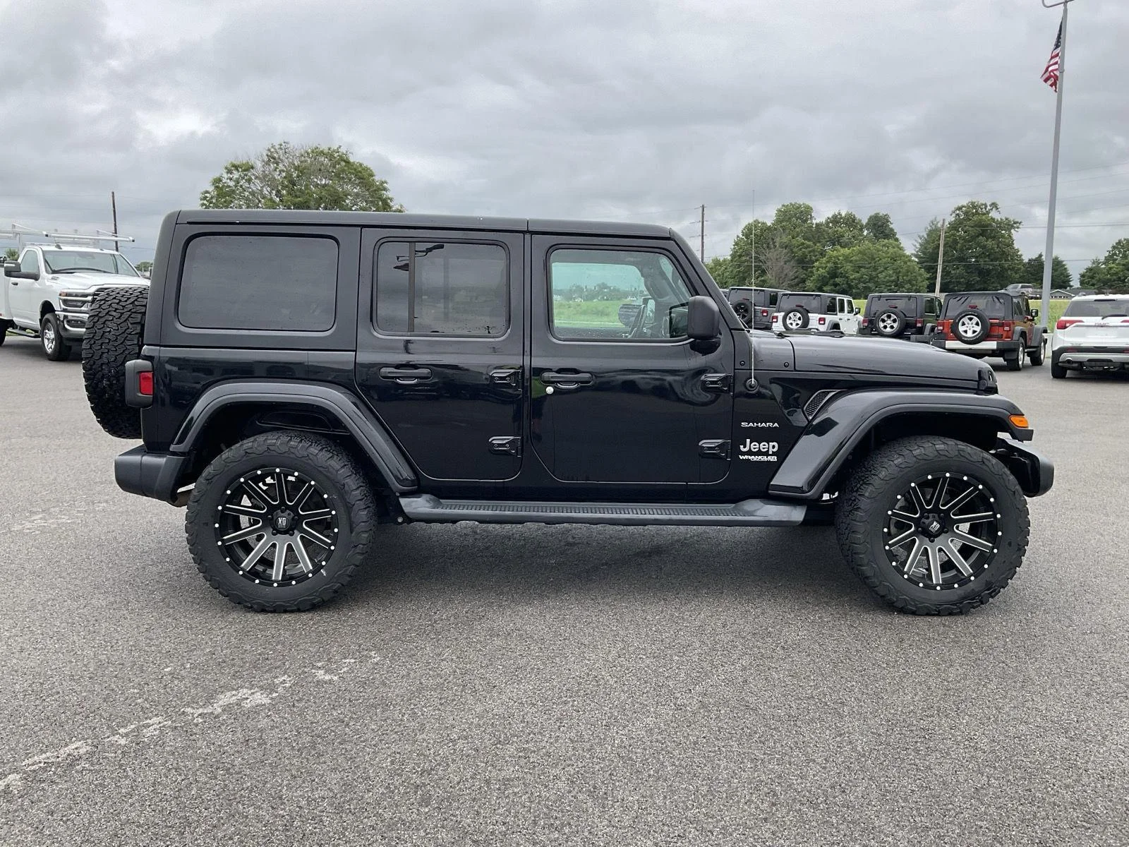 Used 2020 BLACK CLEAR COAT JEEP WAGON 4 DOOR image 5