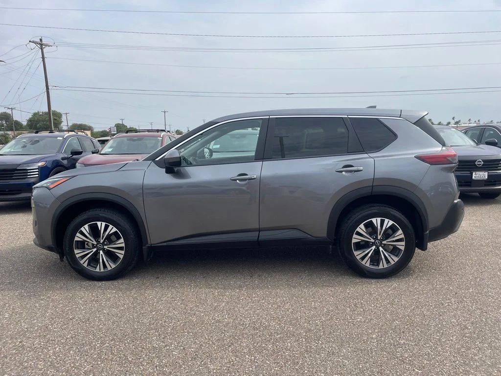 Used 2023 Gray Nissan SV image 4