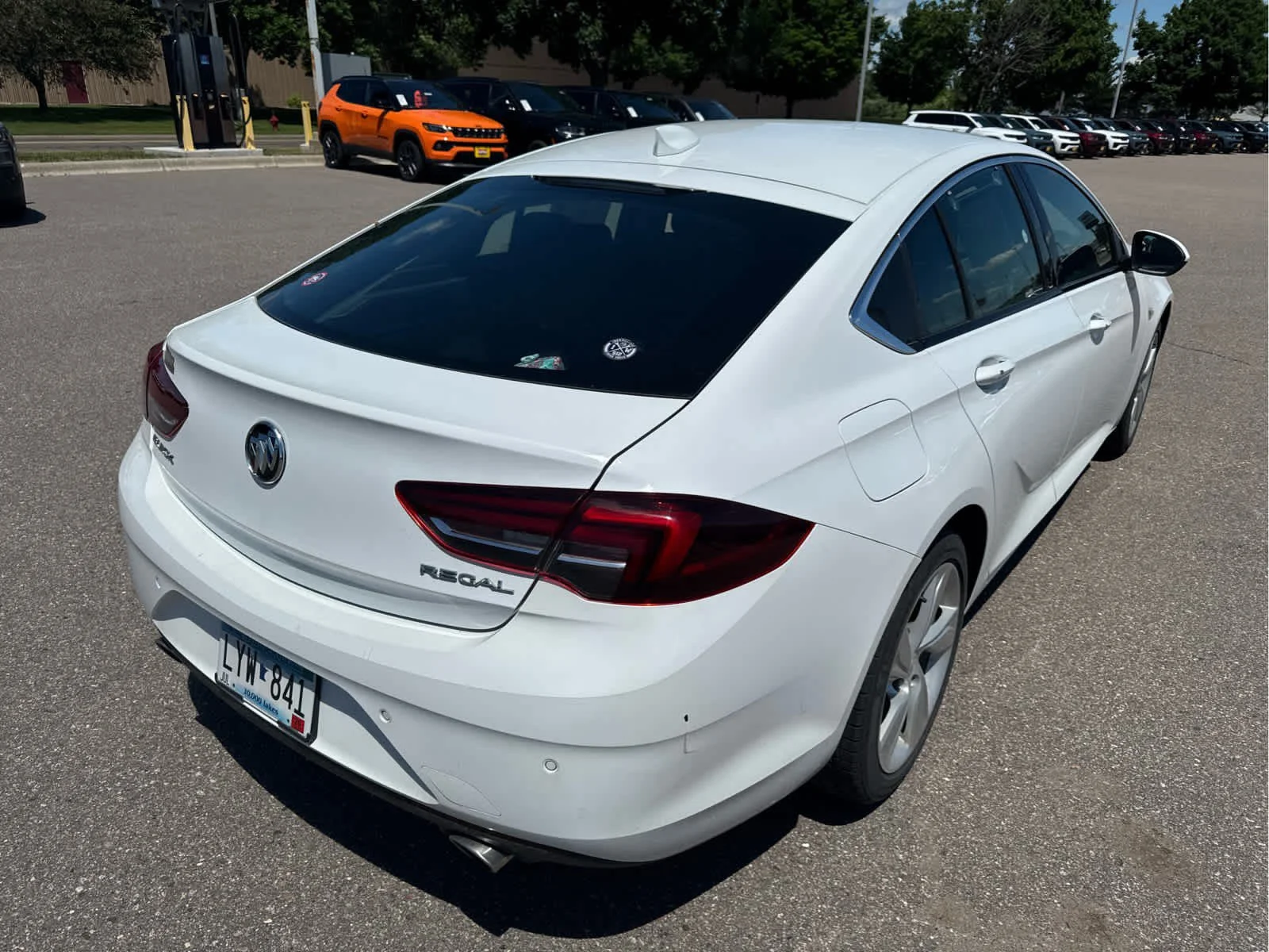 Used 2018 Summit White Buick Preferred image 6
