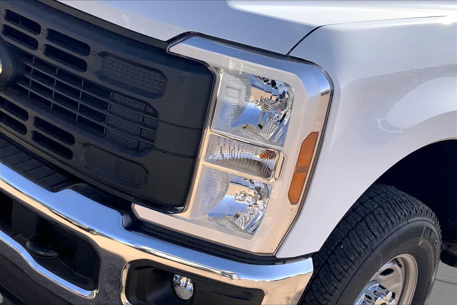 2026 Ford F-350 Super Duty XL - Photo 13
