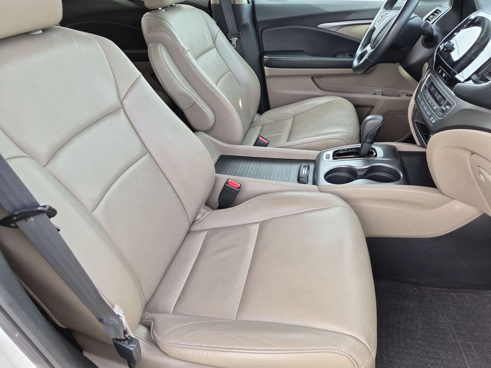 Used 2019 White Diamond Pearl Honda EX-L image 17