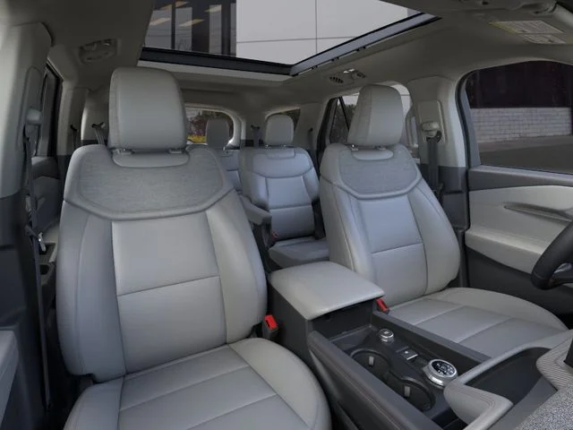 New 2026 Star White Metallic Tri-Coat Ford Active image 10
