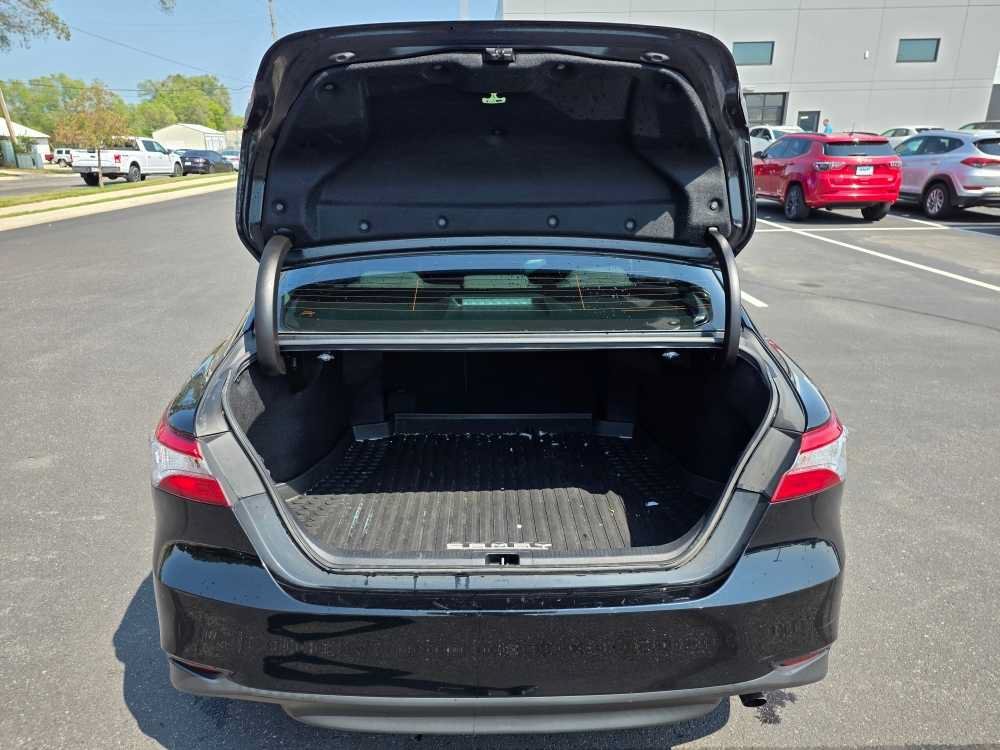 Used 2019 MIDNIGHT BLACK METALLIC Toyota LE image 6
