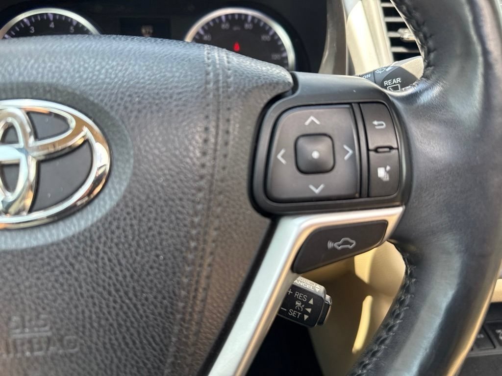 Used 2016 Blizzard Pearl Toyota Limited Platinum V6 image 31