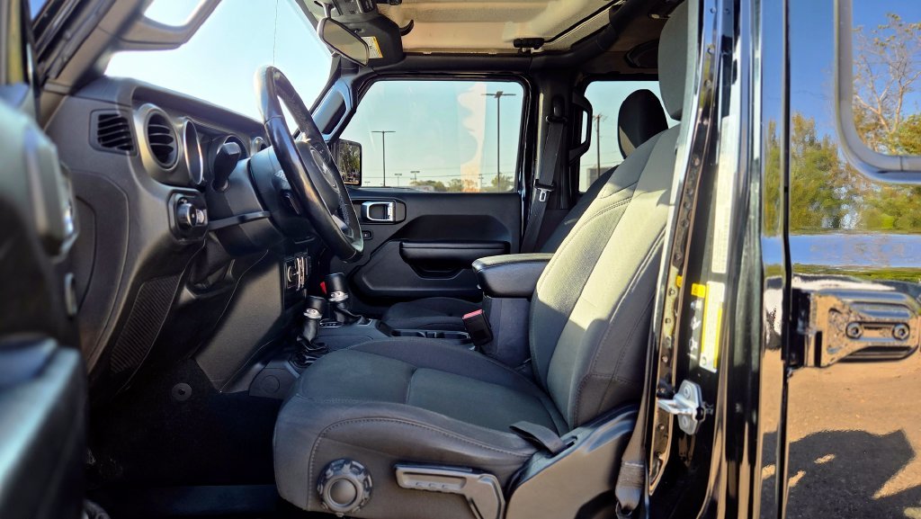 Used 2021 Black Jeep Unlimited Willys image 13