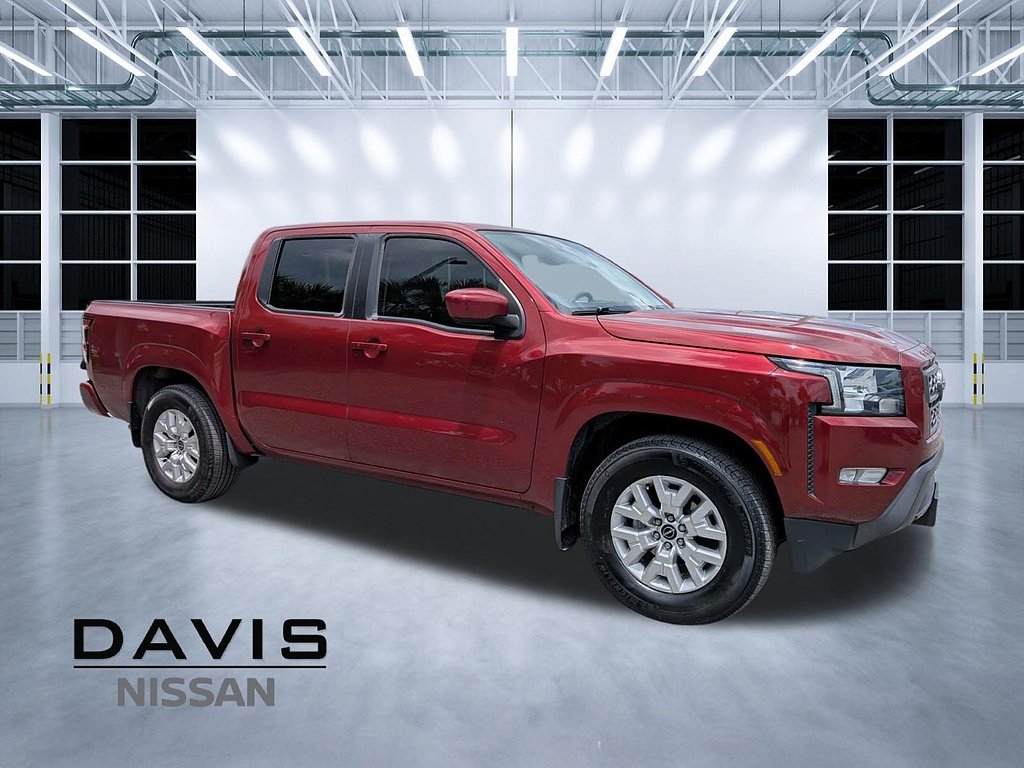 Used 2024 Cardinal Red Metallic TriCoat Nissan 4x2 SV 4dr Crew Cab 5 ft. SB image 1