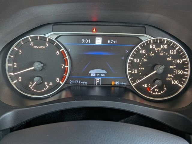 Used 2023 Red Nissan 2.0 SR image 28