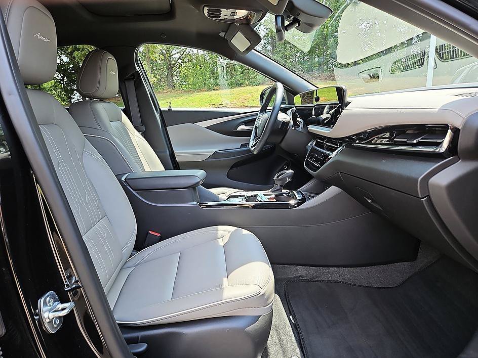 Used 2025 Ebony Twilight Metallic Buick Avenir image 13