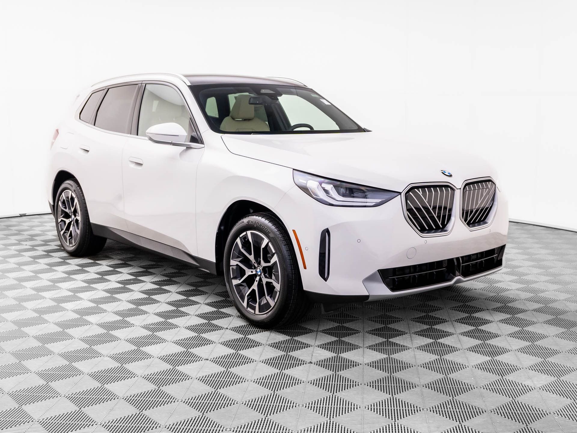 New 2026 Alpine White BMW 30 xDrive image 7