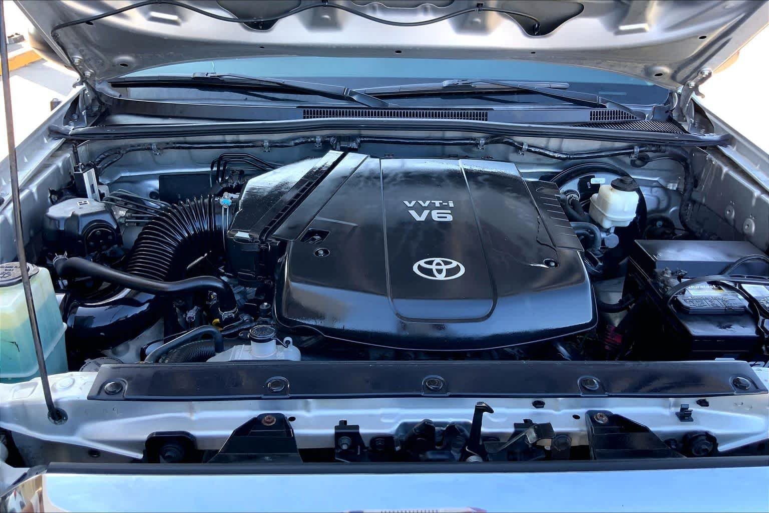 Used 2013 Silver Streak Metallic Toyota PreRunner image 29
