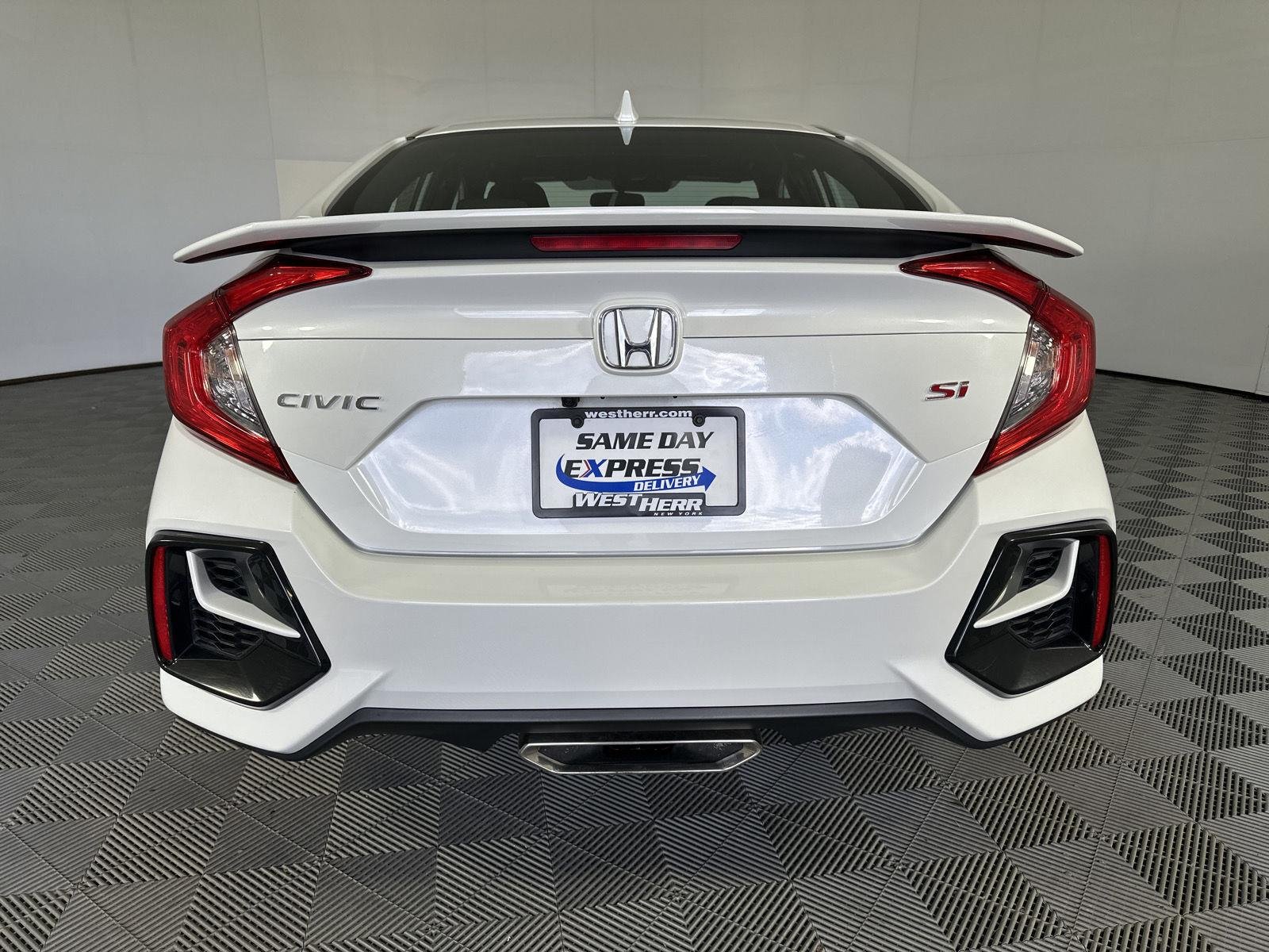 Used 2020 Platinum White Pearl Honda SI image 6