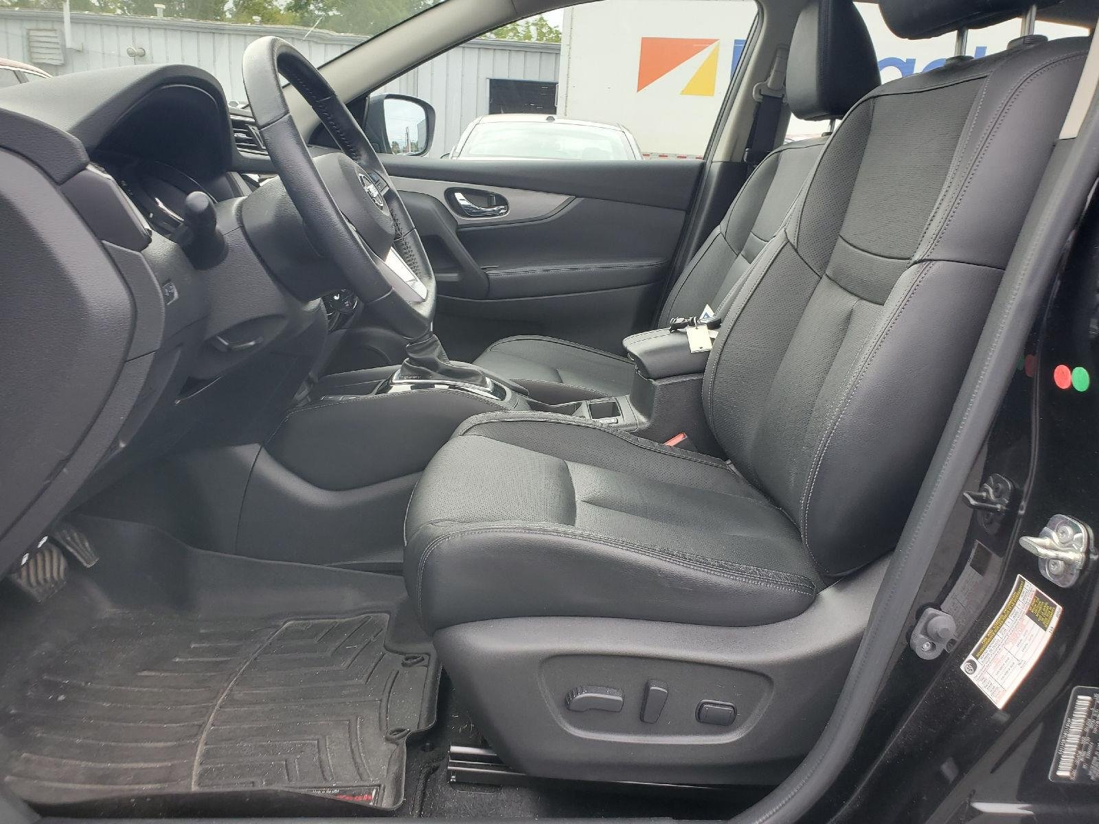 Used 2020 Magnetic Black Pearl Nissan SL image 7