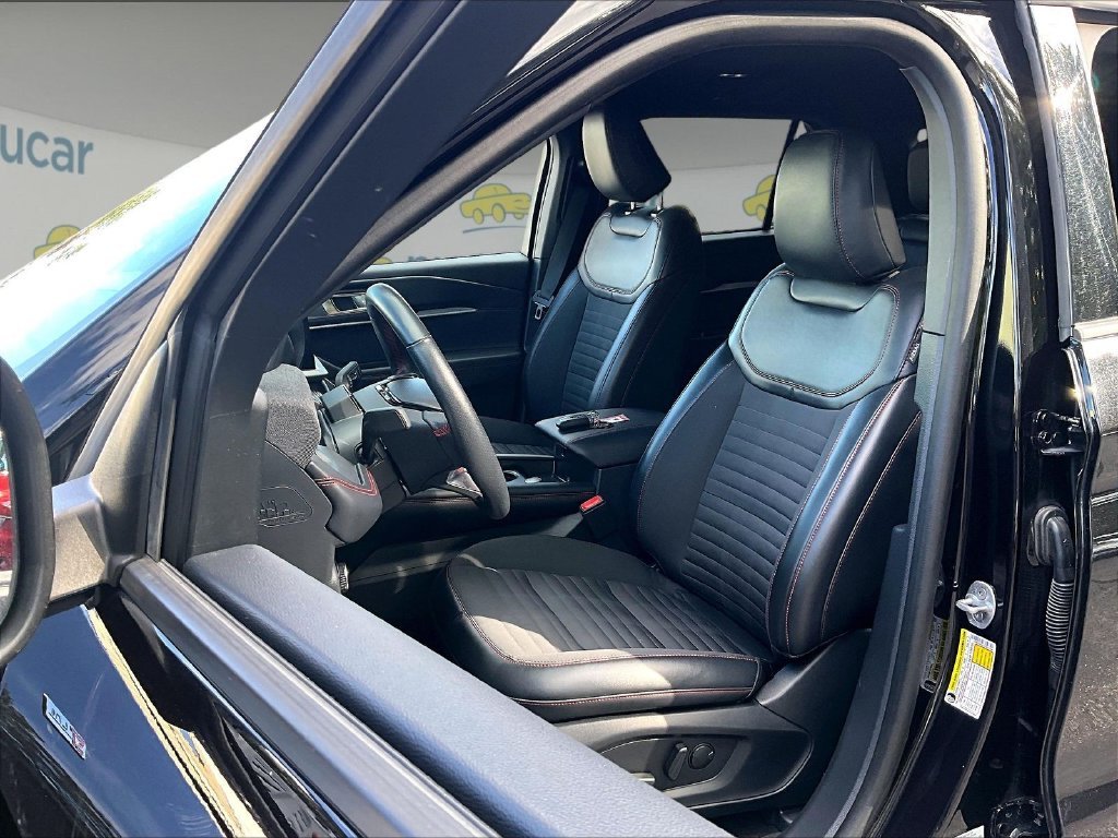Used 2025 Black Metallic Ford ST-Line image 10
