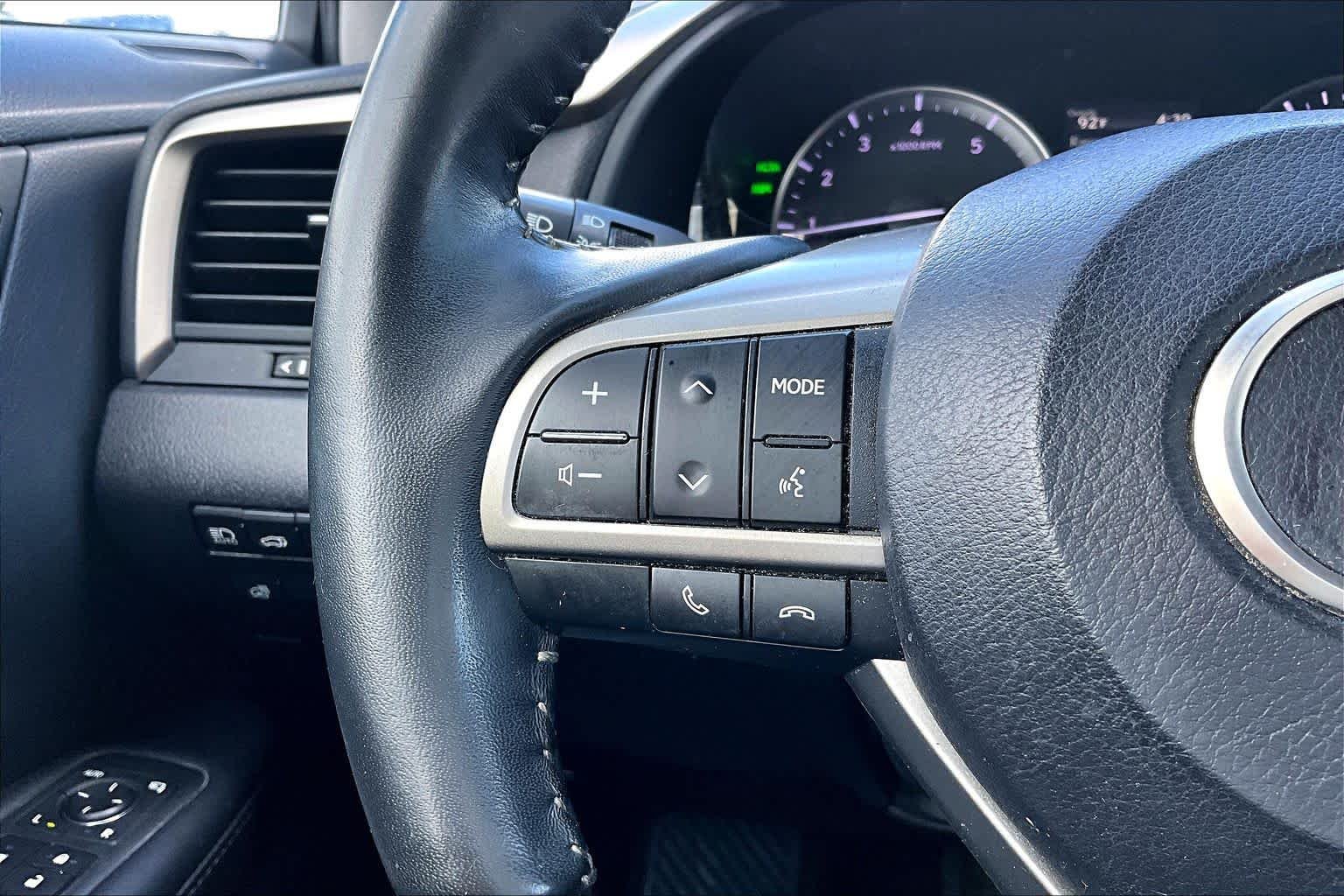 Used 2018 Atomic Silver Lexus  image 24