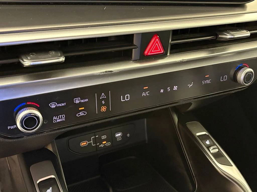 Used 2024 Black Kia S image 26