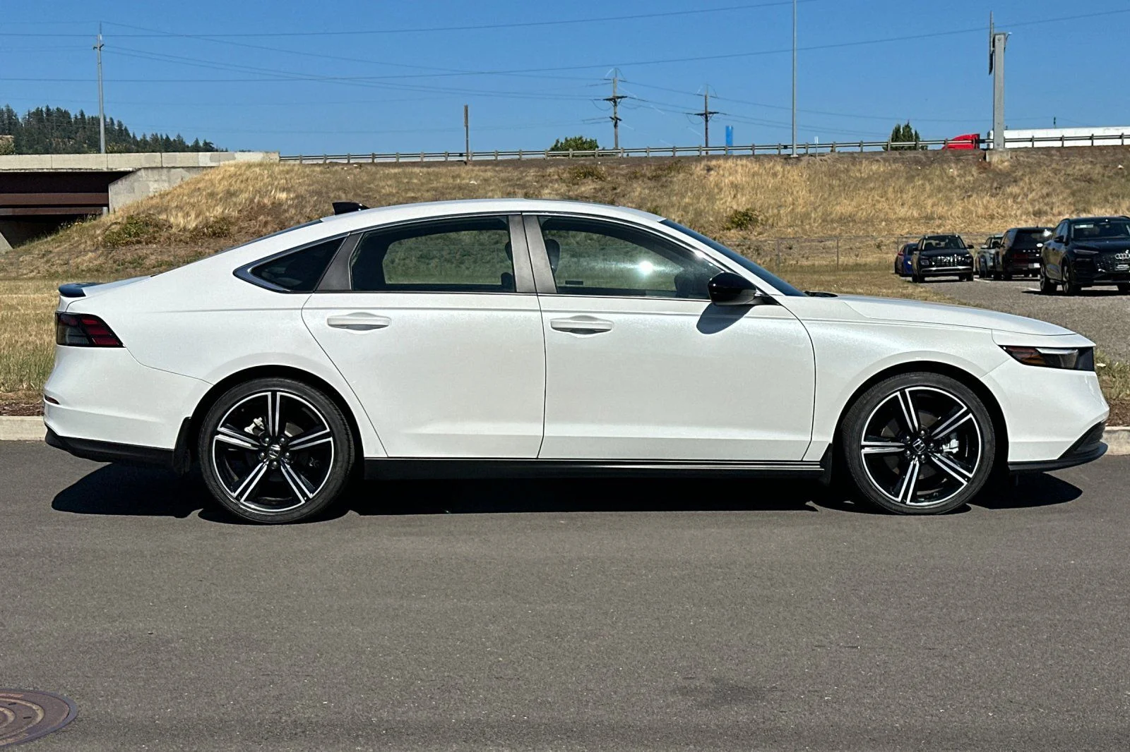 Used 2023  Honda Sport image 2