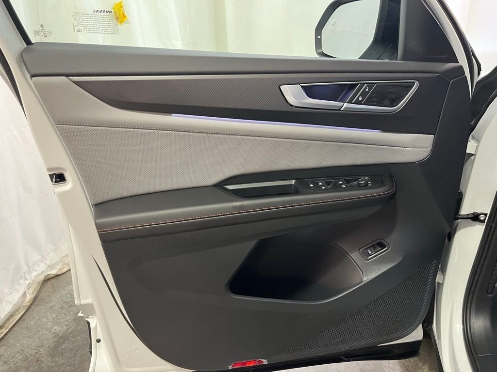 New 2026 White/off-white Volkswagen 2.0T Peak Edition image 9