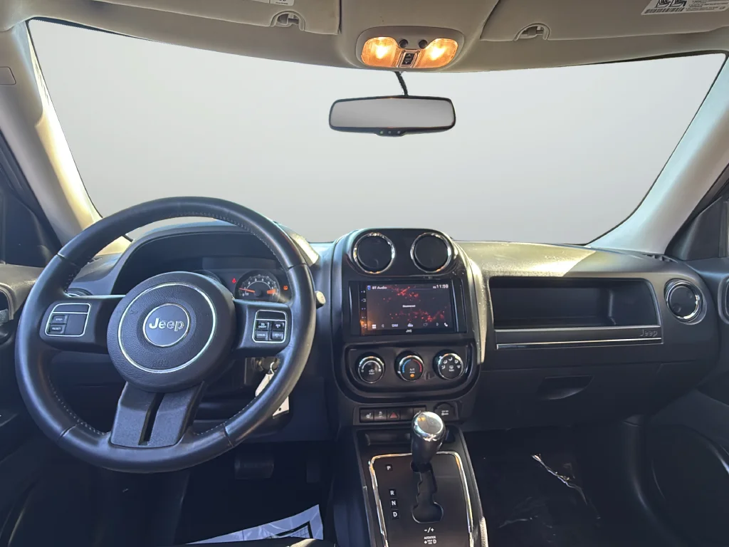 Used 2016 Gray Jeep Latitude image 11