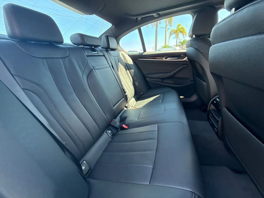 Used 2023  BMW i xDrive image 15