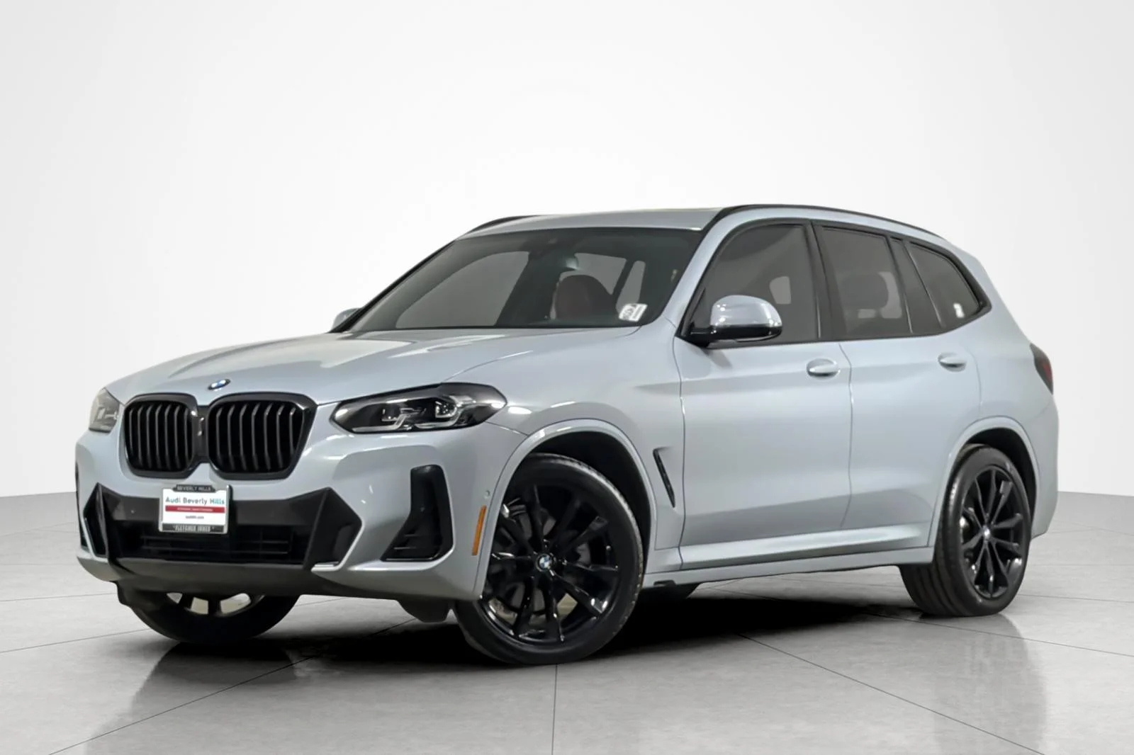 Used 2024 GRAY BMW sDrive30i Sports Activity Vehicle image 1
