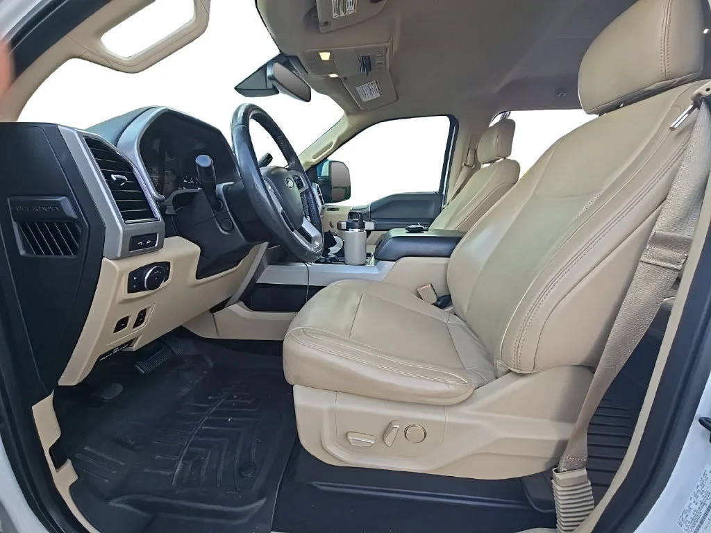 Used 2019 White Platinum Me Ford XL image 2