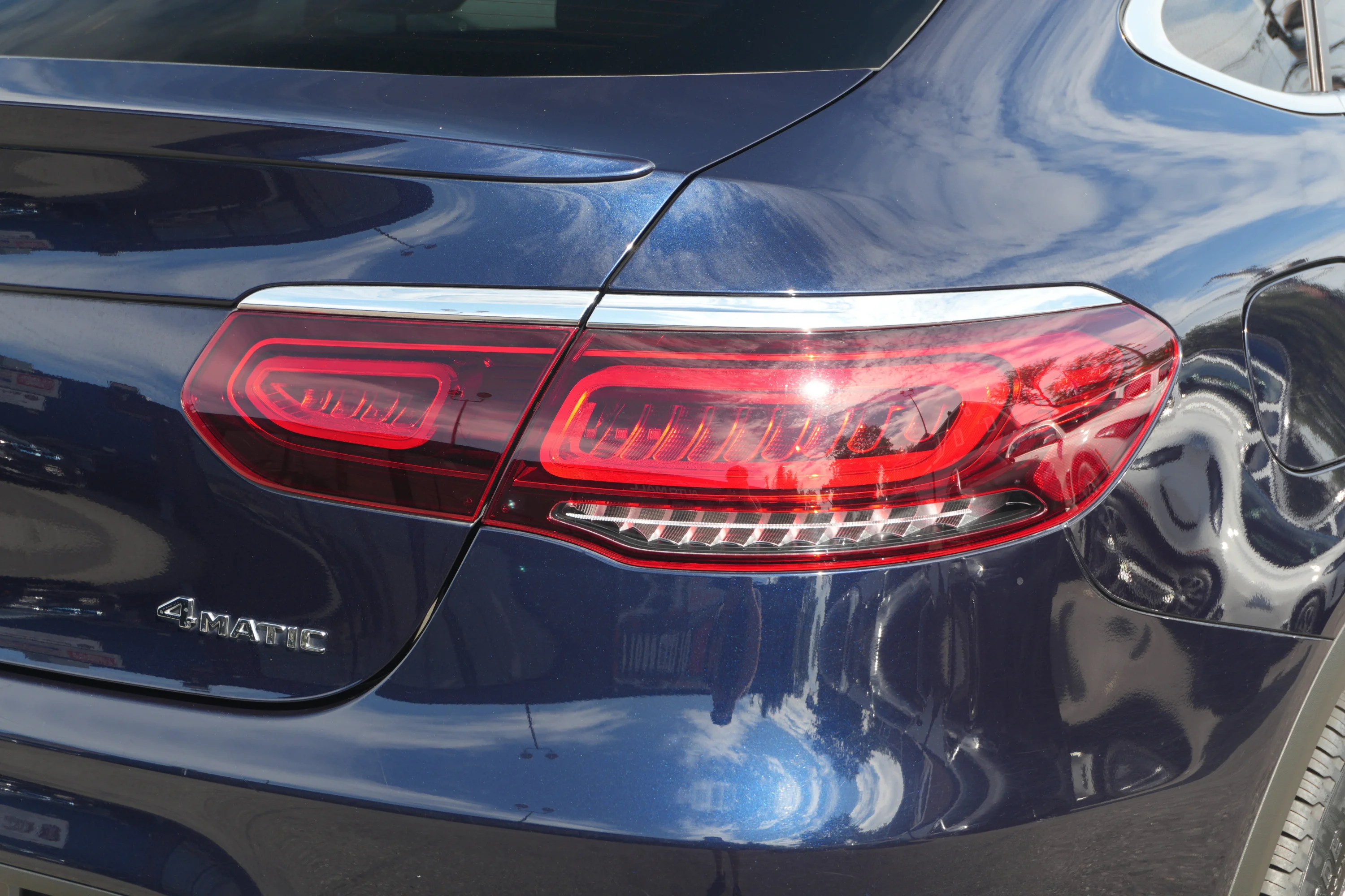 Used 2021 Lunar Blue Metallic Mercedes-Benz GLC 300 image 16