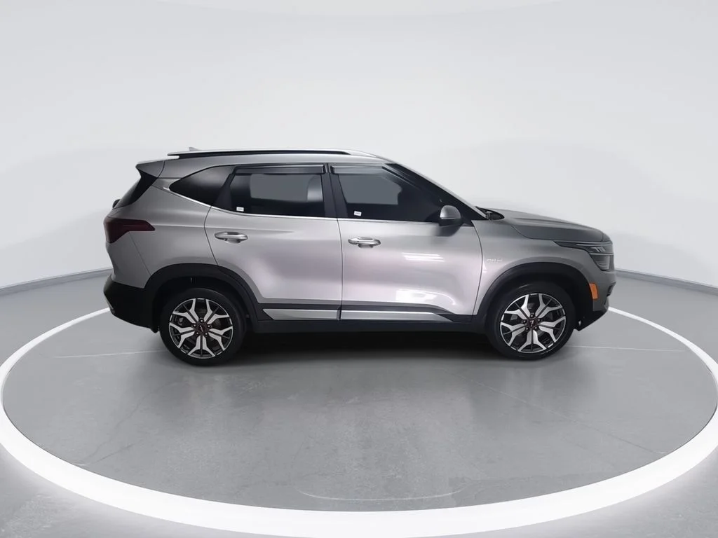 Used 2022 Gray Kia SX image 2
