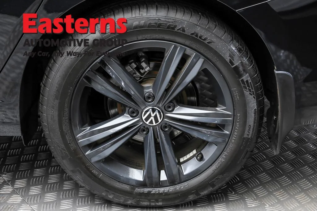 Used 2024 Black Volkswagen 1.5T SE image 8