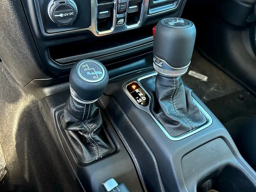 2025 Jeep Wrangler 4-Door Sahara - Photo 15