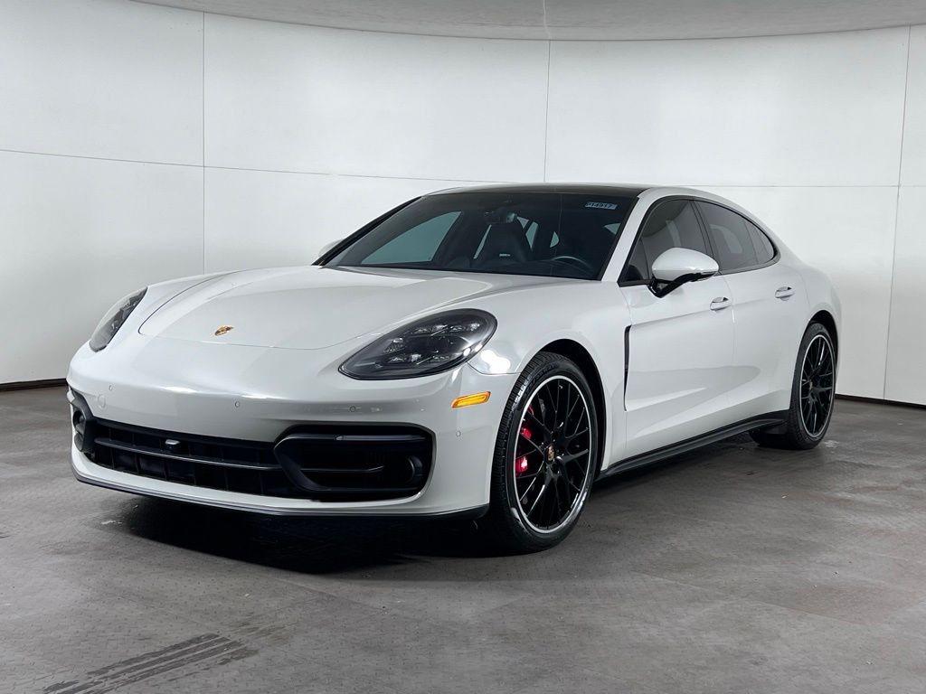 2023 Porsche Panamera 4S's photo