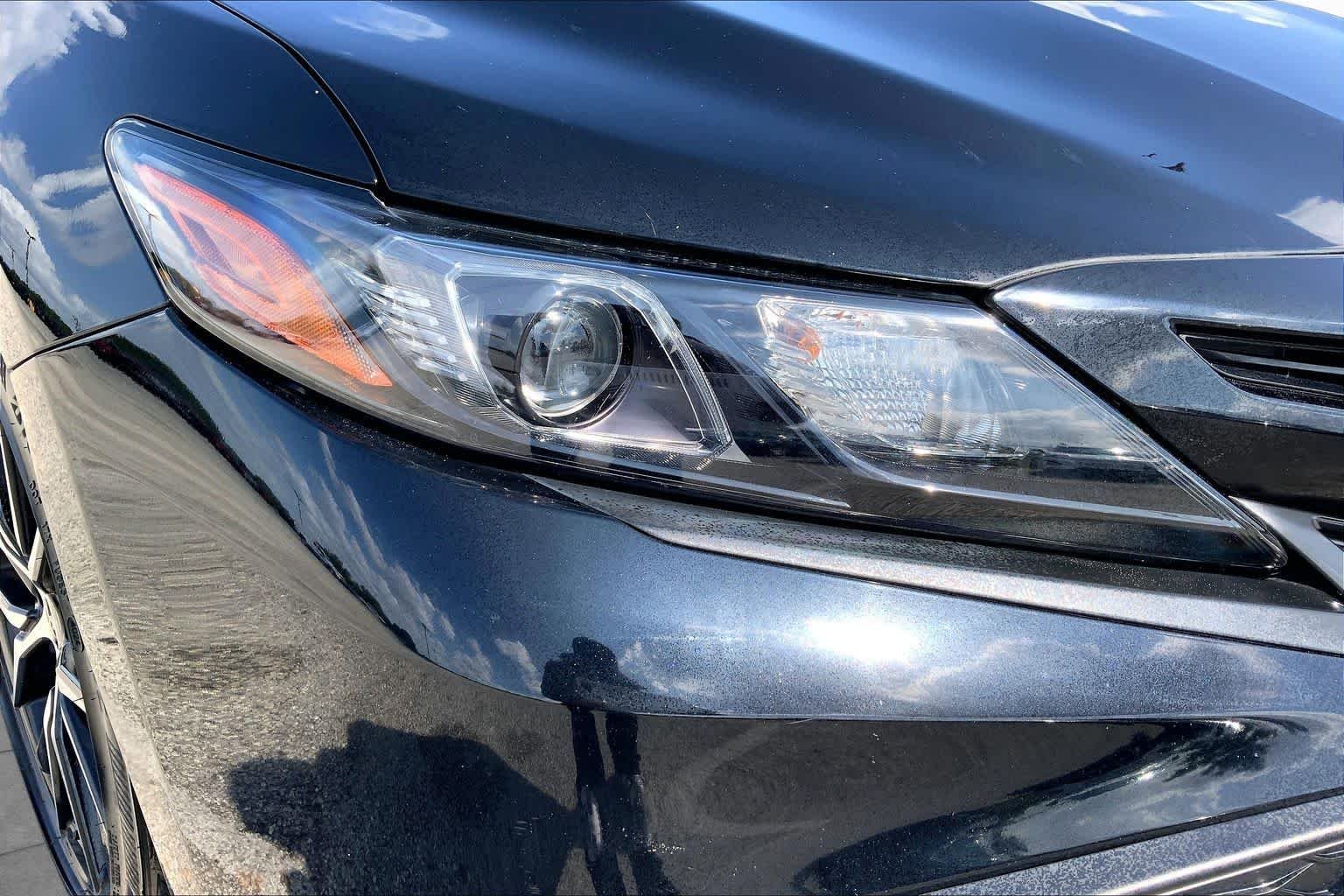 Used 2022 Midnight Black Metallic Toyota SE image 27
