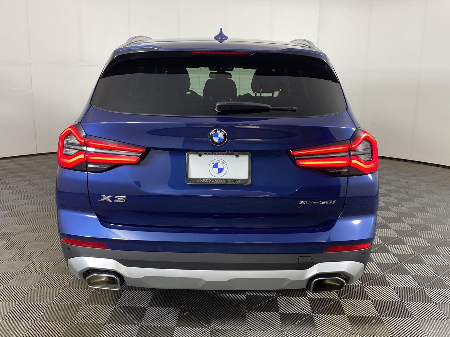 Used 2024 Phytonic Blue Metallic BMW xDrive30i image 6