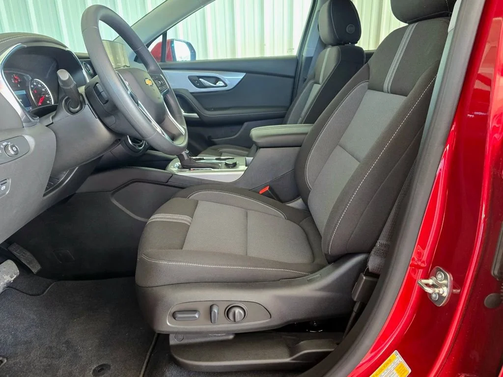 2025 Chevrolet Blazer 2LT - Photo 11
