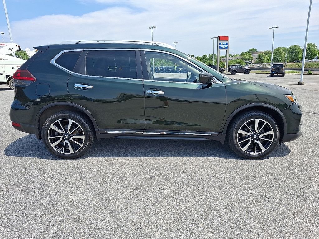 Used 2019 Green Nissan SL image 8