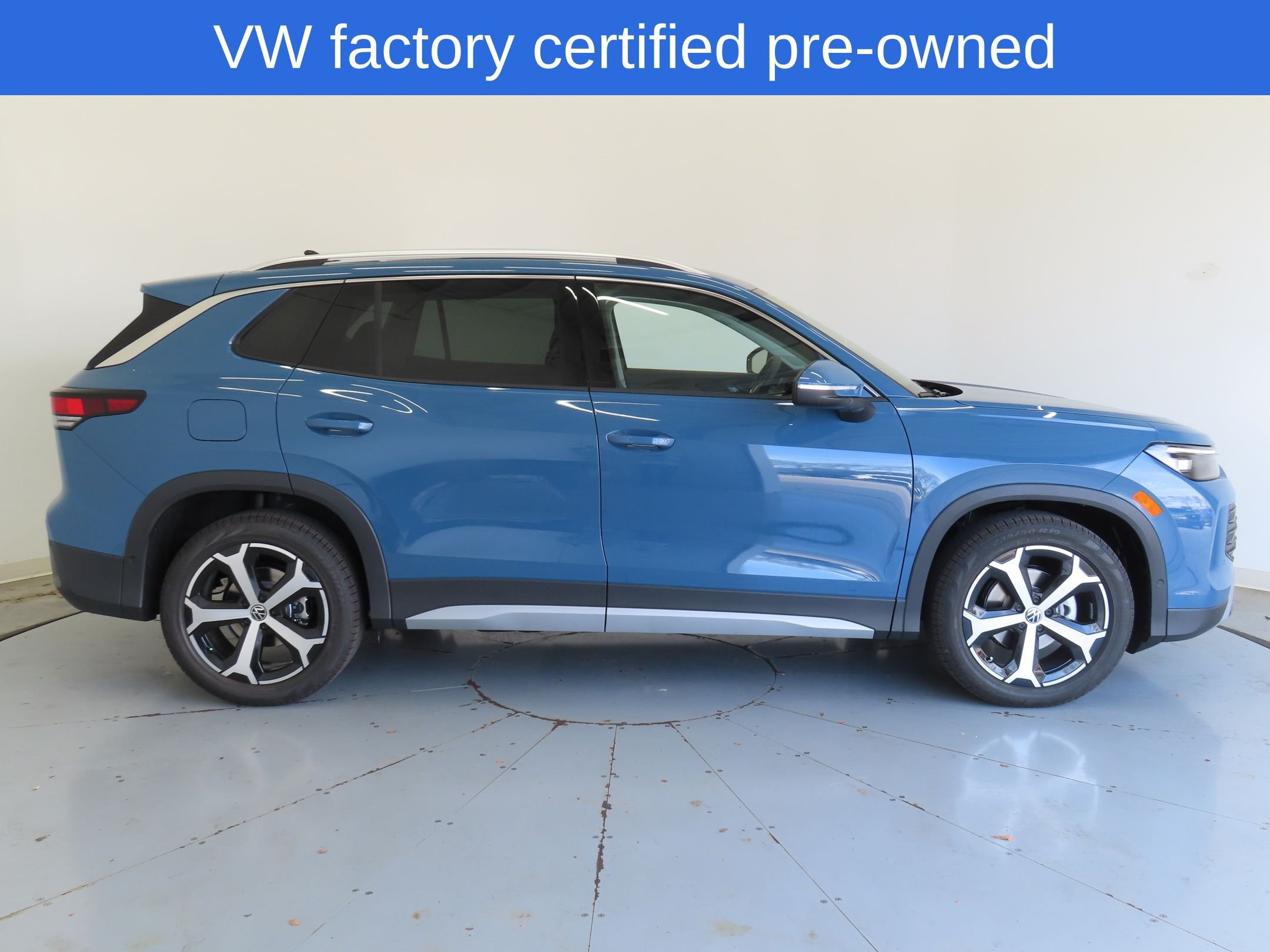 Used 2026 Blue Volkswagen 2.0T SE image 2