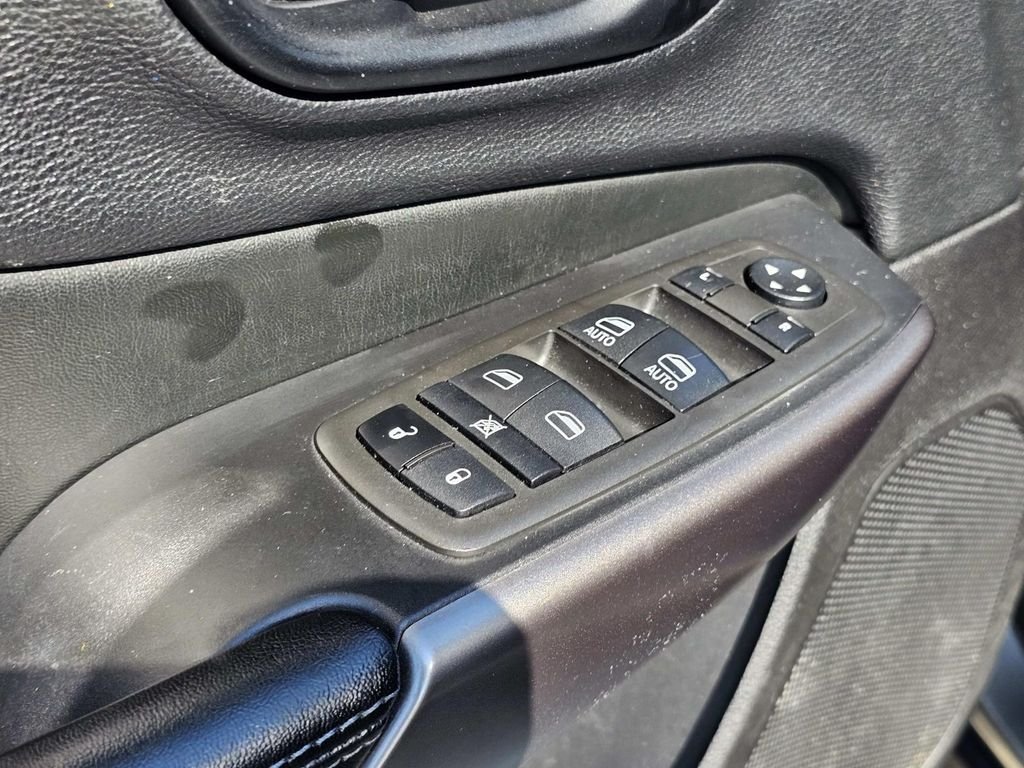 Used 2021 Beige Jeep Latitude Plus image 21