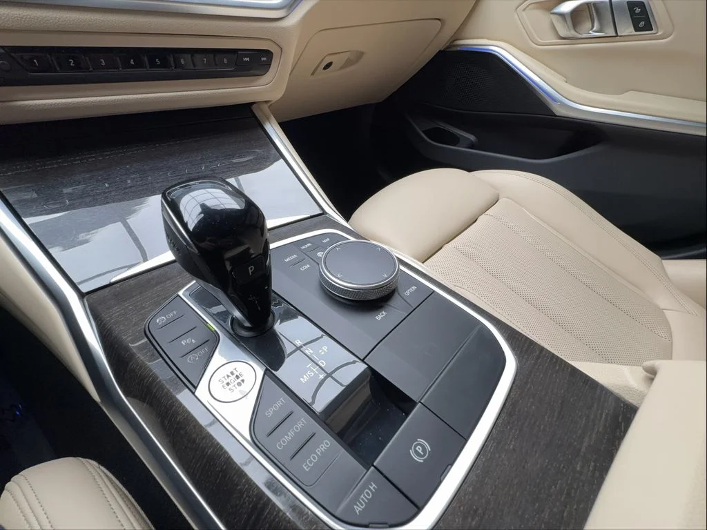Used 2022 Black BMW 330i image 46