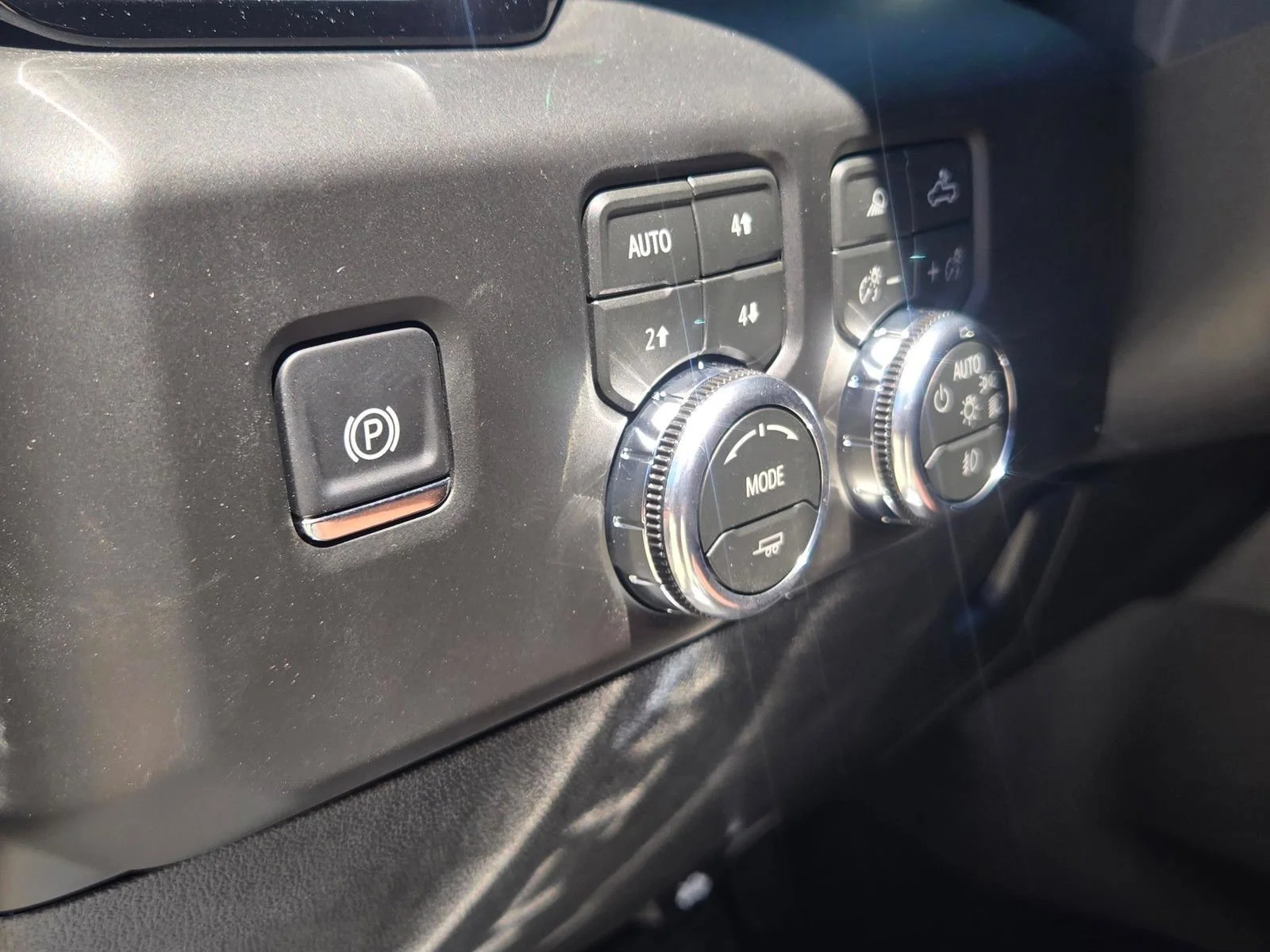 2026 GMC Sierra 2500HD Denali Ultimate - Photo 12