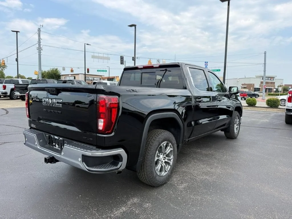 2026 GMC Sierra 1500 SLE - Photo 8