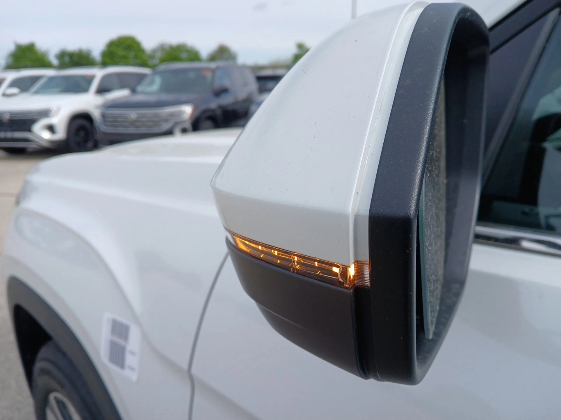 New 2026 Opal White Pearl Volkswagen 2.0T SE image 27