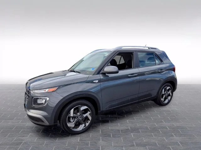 Used 2025 Gray Hyundai SEL image 3
