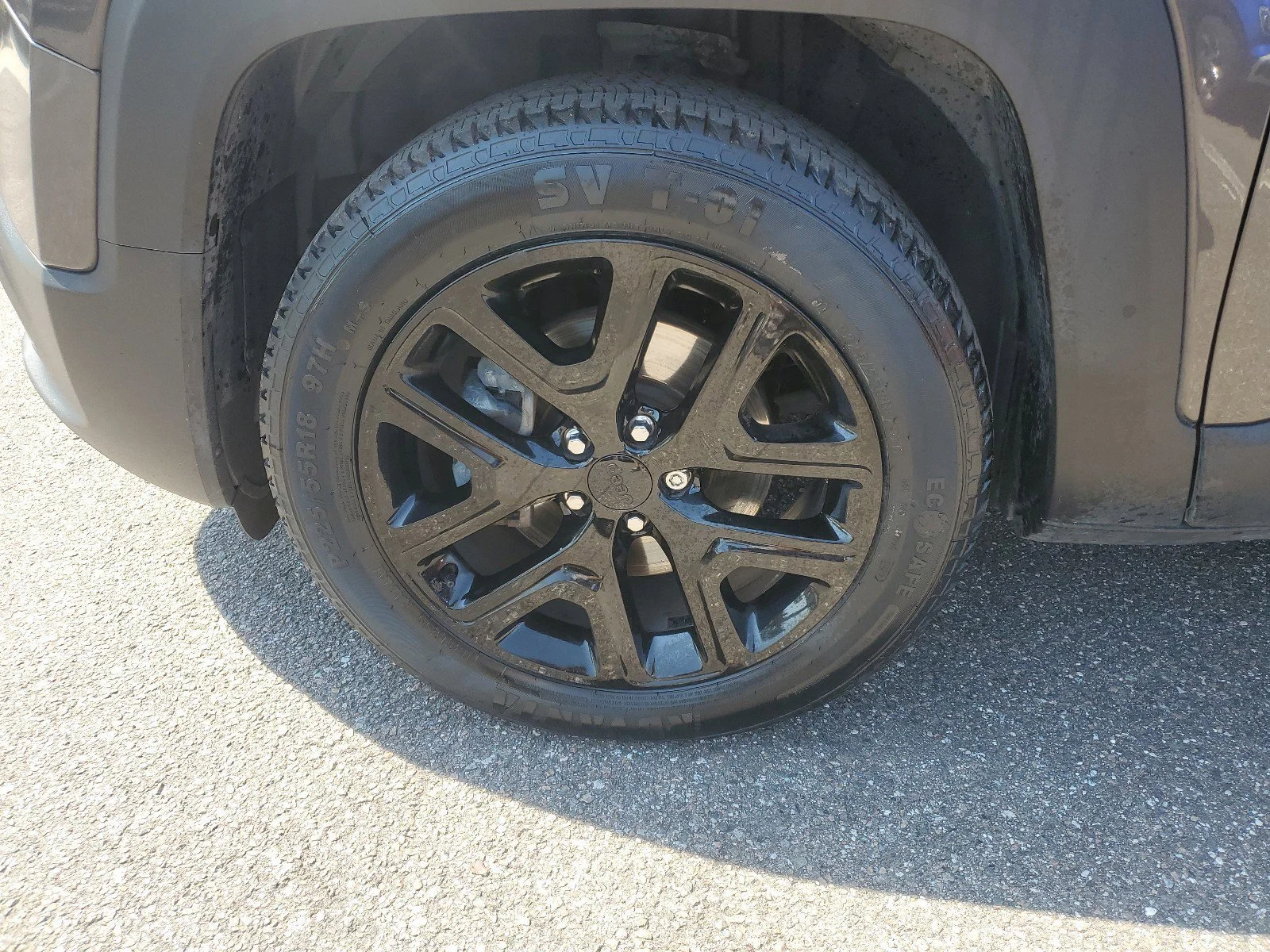 Used 2018 Granite Crystal Metallic Clearcoat Jeep Altitude image 8