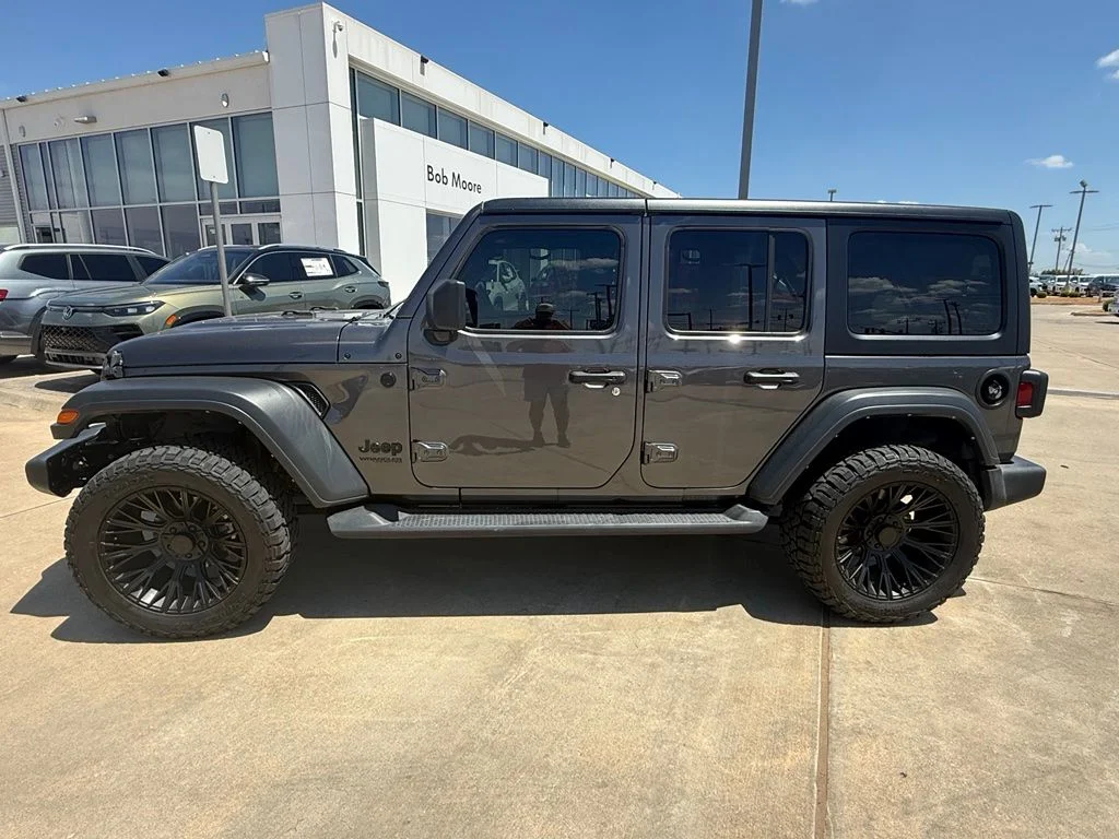 Used 2022 Granite Crystal Metallic Clearcoat Jeep Unlimited Sport Altitude image 2